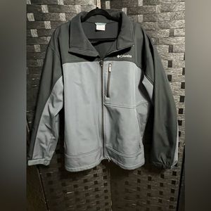 Like New Men’s Columbia Ascender Softshell Jacket